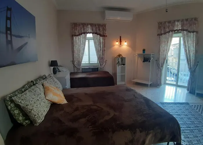 Апартаменты Balluta Hill House *